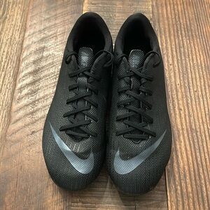 Boys Nike Mercurial Black Cleats Size 5Y